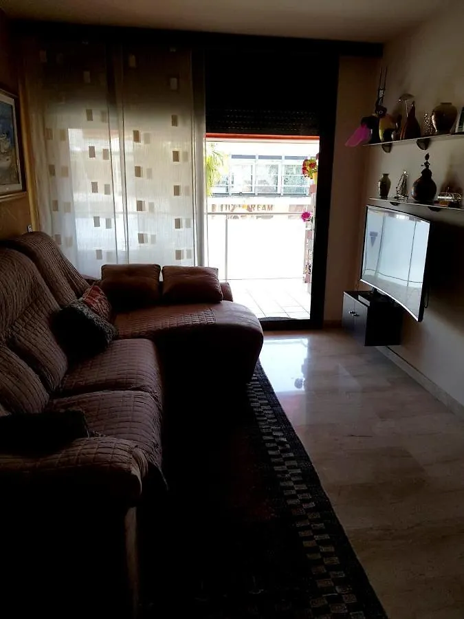 Seaside Terrace Apartment: Beachfront Living with City Views Platja d'Aro