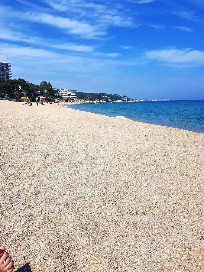 Seaside Terrace Apartment: Beachfront Living with City Views Platja d'Aro